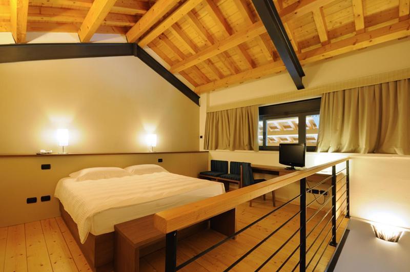 فيلا ديسينسانو ديل غاردافي Agriturismo Colombarino الغرفة الصورة